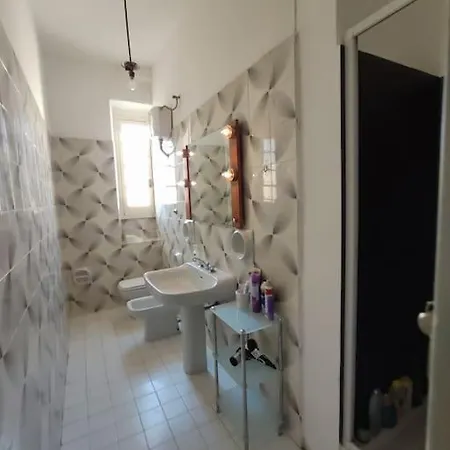 Large And Cosy Apartment In The Centre Of Cagliari Exterior photo